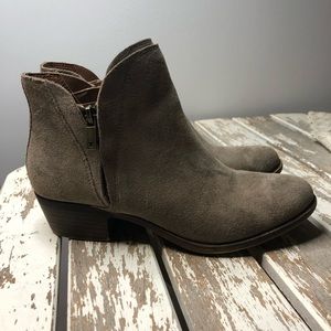 Lucky Brand Size 7 tan double zip ankle booties